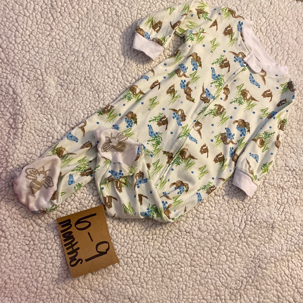 Bert’s Bees Chipmunk zip sleeper